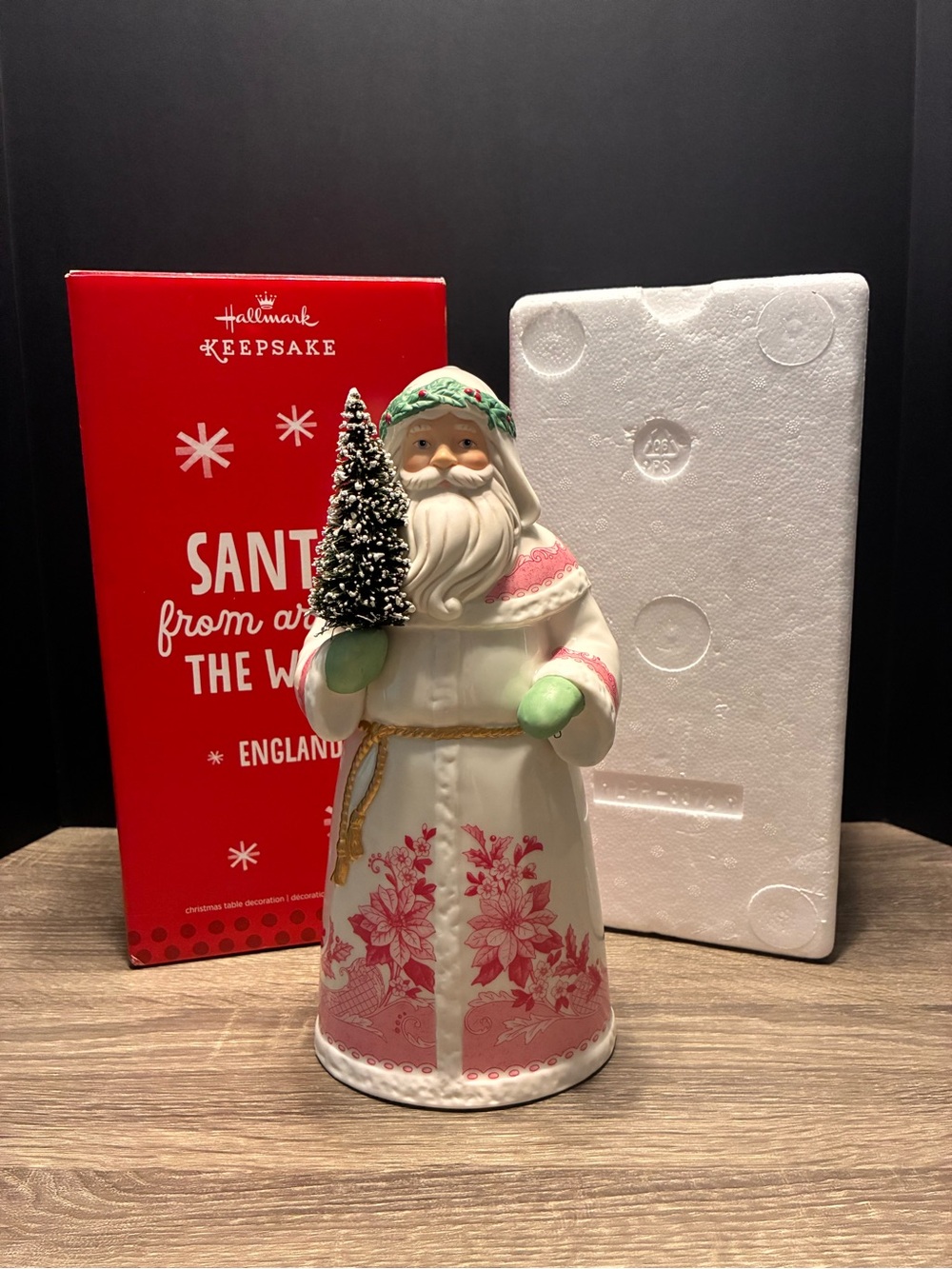 Hallmark Keepsake Santas From Around the World England 2013 - MISSING STOCKING